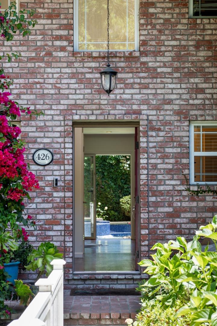 426 8th AVE