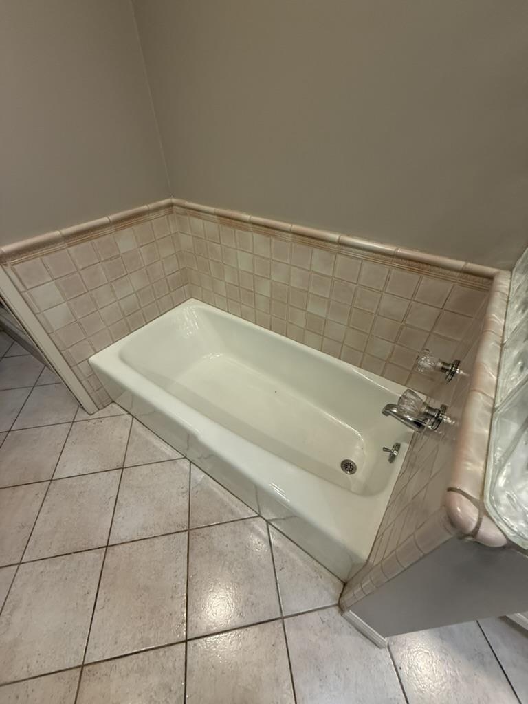 2439 Sharon Oaks Drive