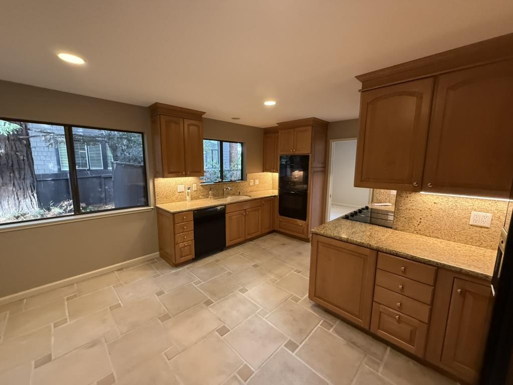 2439 Sharon Oaks Drive