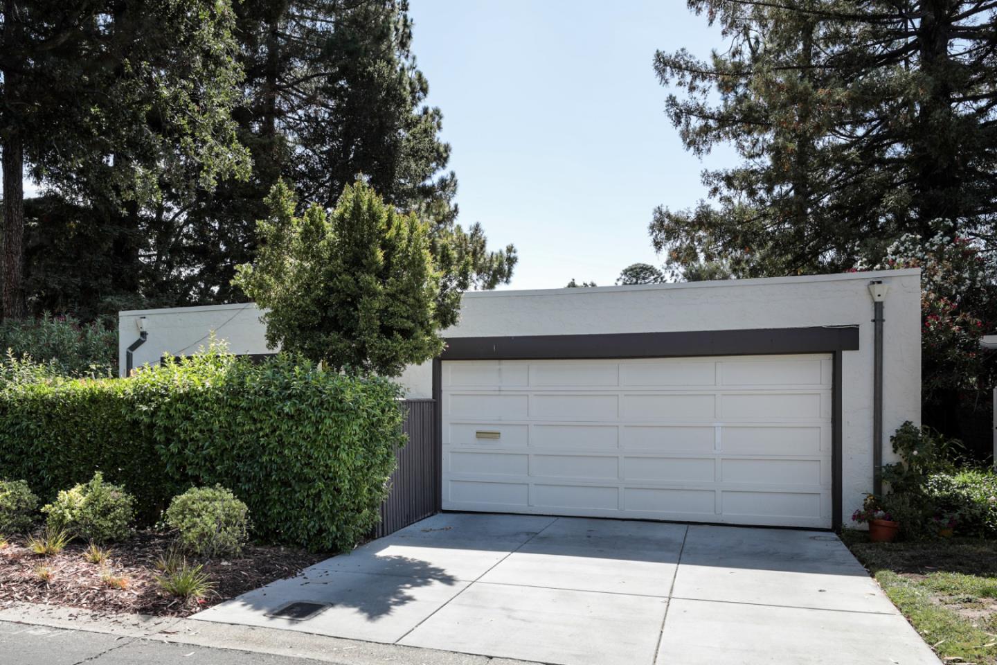 2439 Sharon Oaks Drive