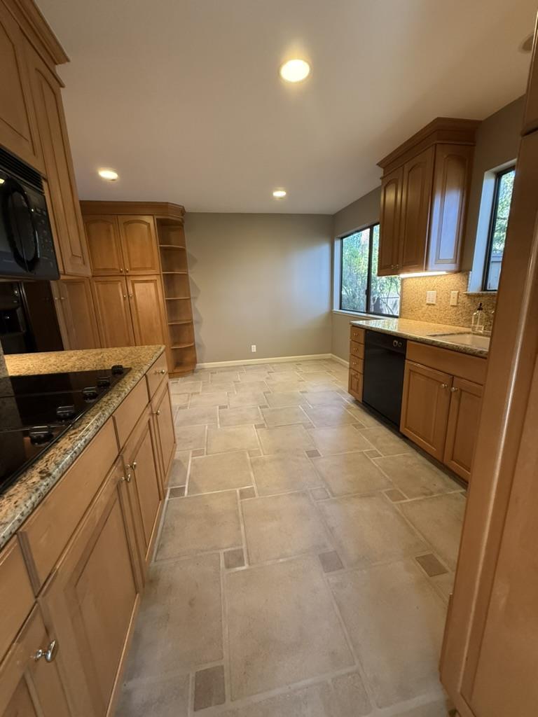 2439 Sharon Oaks Drive