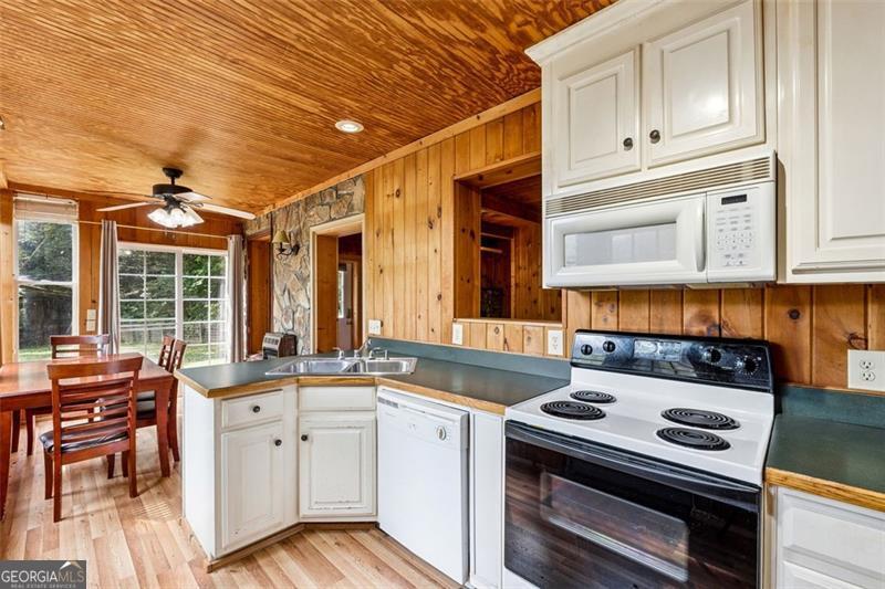 535 HIDDEN VALLEY Trail