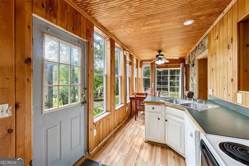 535 HIDDEN VALLEY Trail