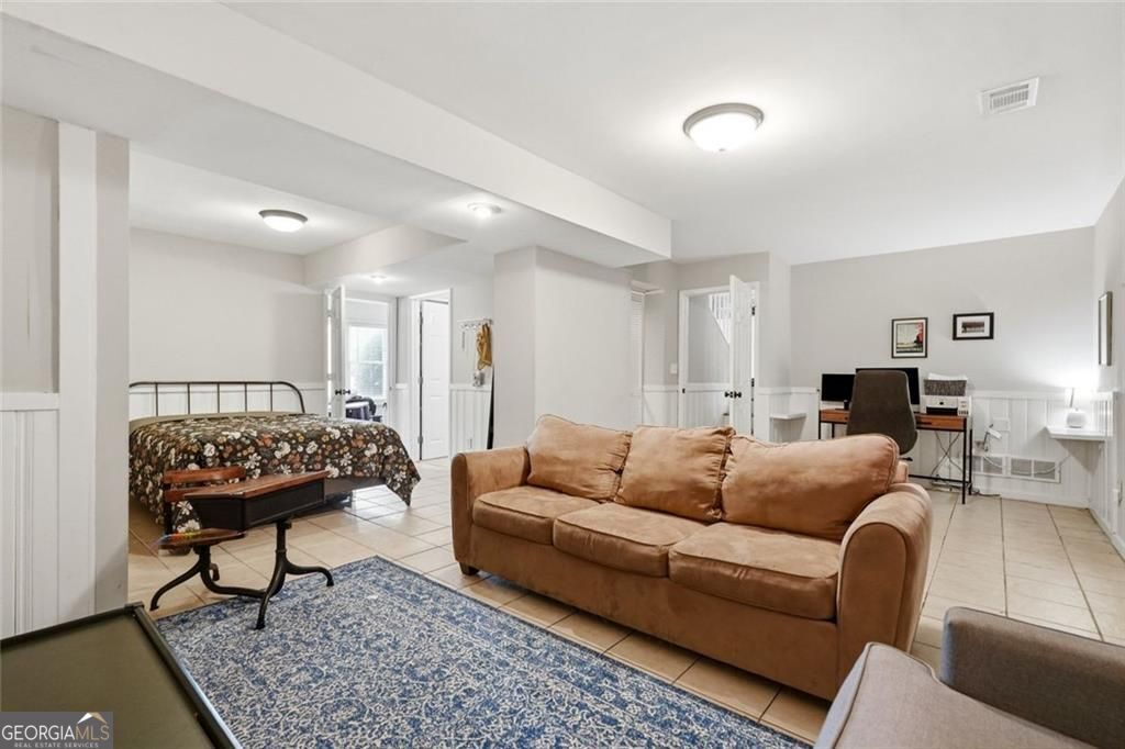 2725 Spring Drive