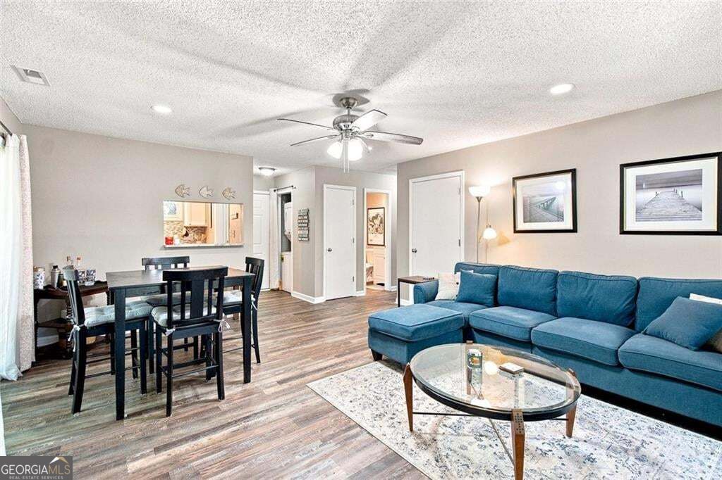 2604 Fairway Oaks
