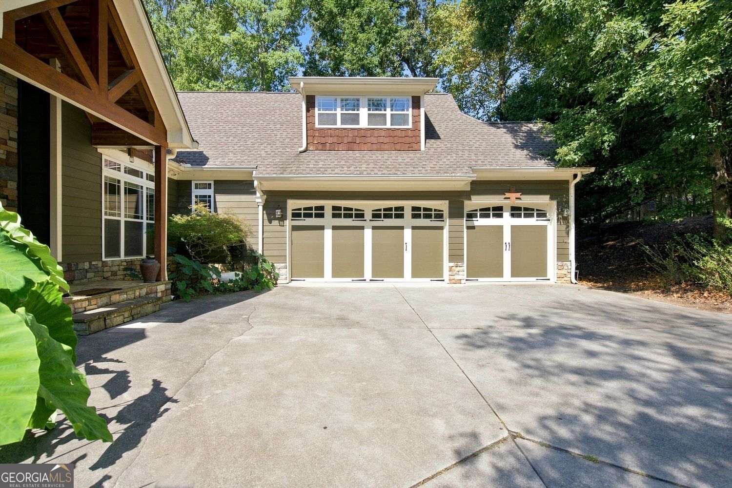 251 White Antelope Street