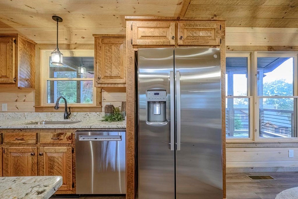 61 River Retreat Road