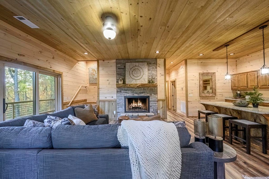 61 River Retreat Road