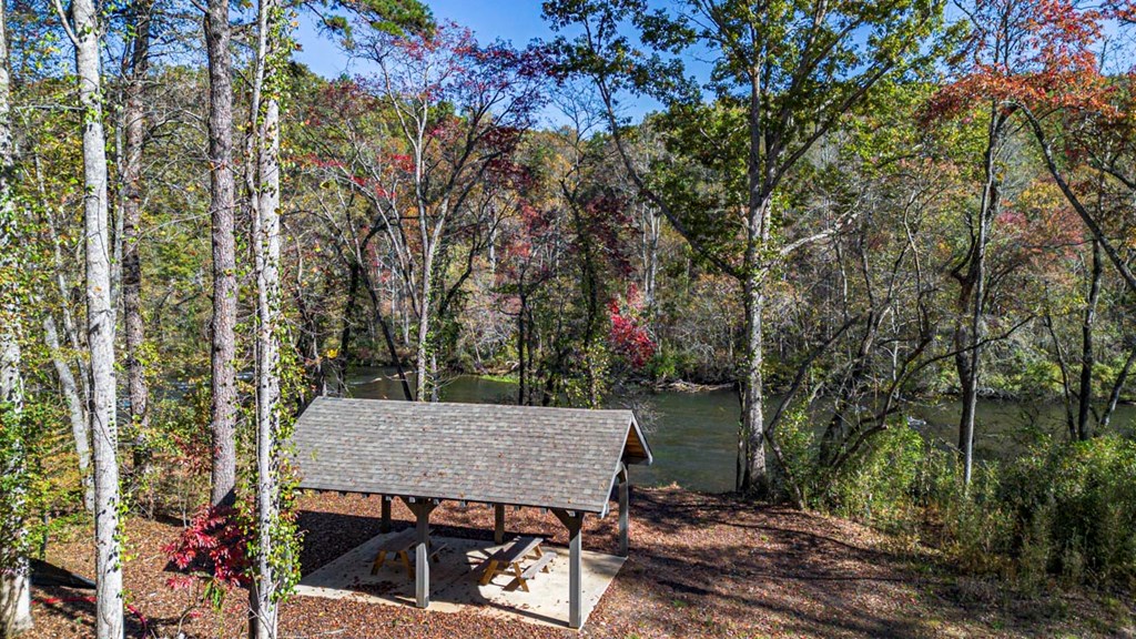 61 River Retreat Road