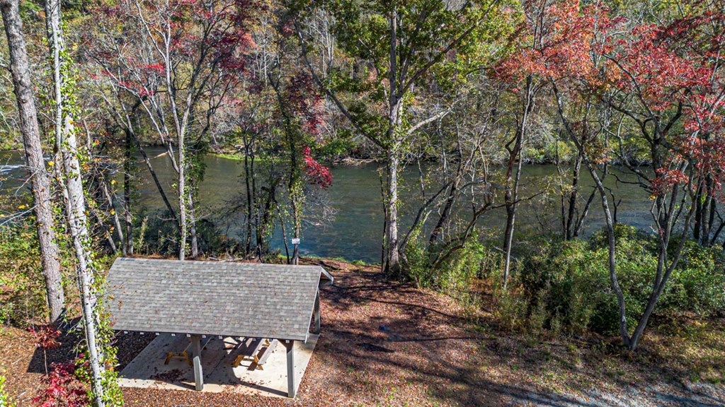 61 River Retreat Road