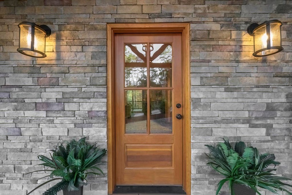 61 River Retreat Road