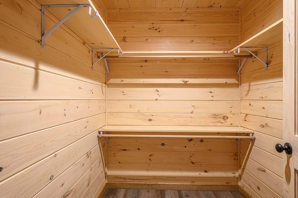 61 River Retreat Road