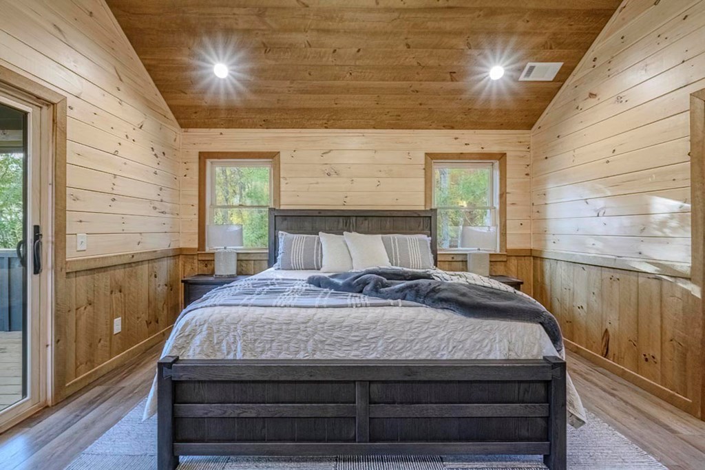 61 River Retreat Road