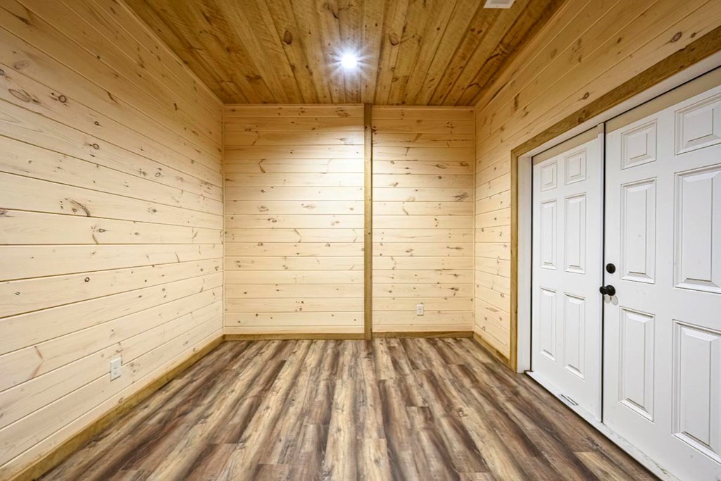 61 River Retreat Road