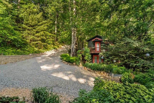 772 Double Knob Road