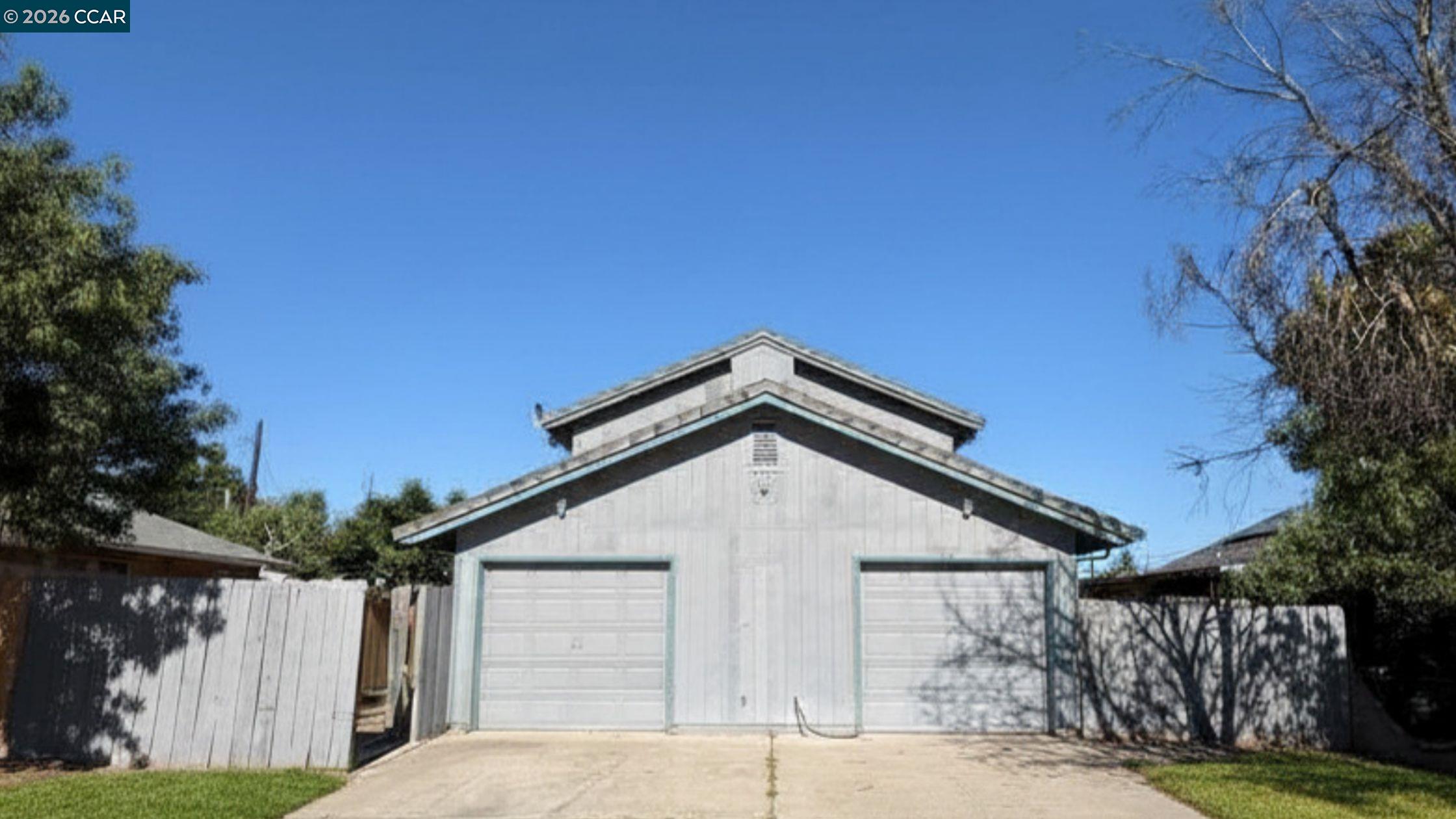 228 Elm Ave