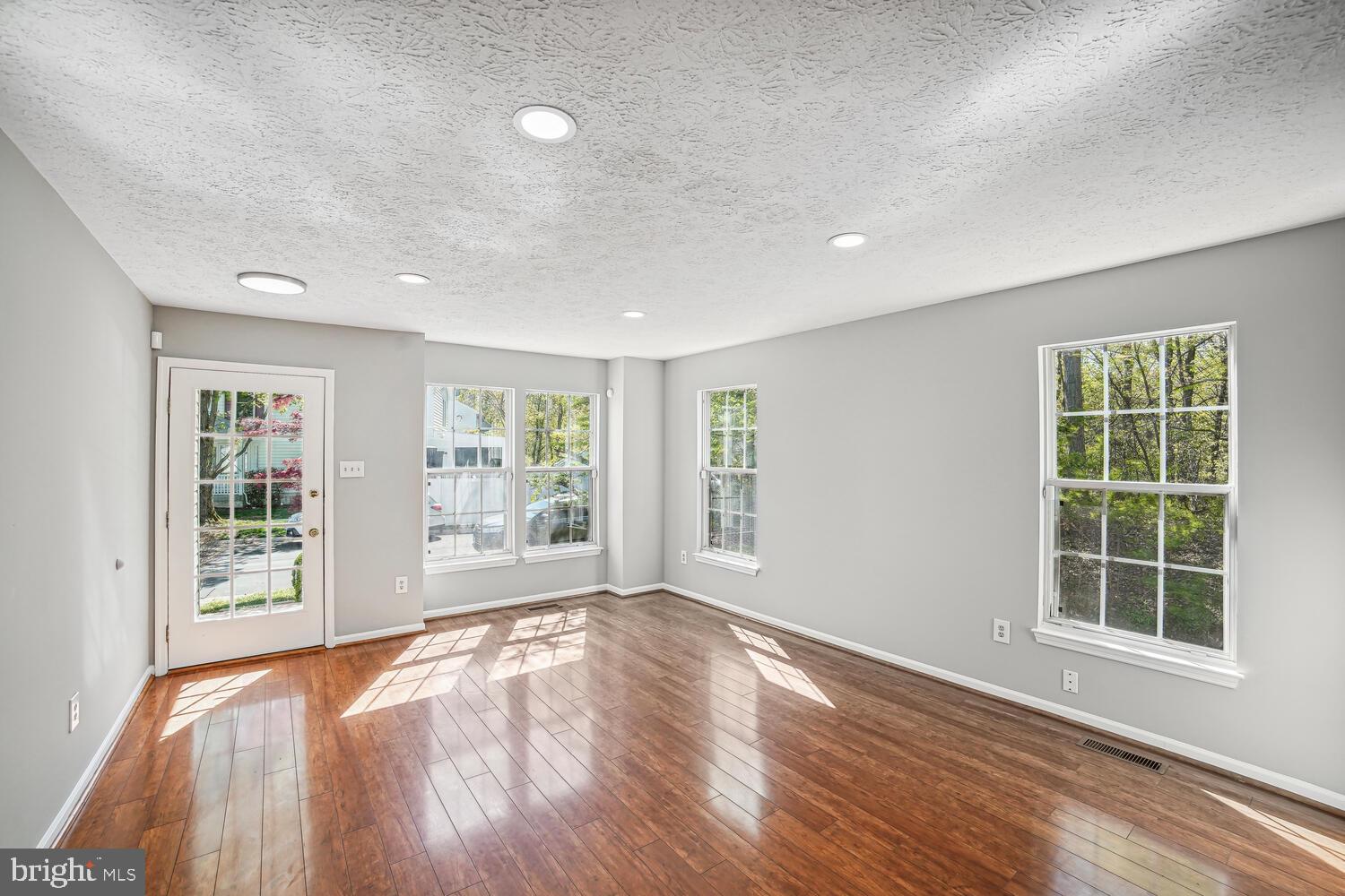 4100 Swiss Stone Dr