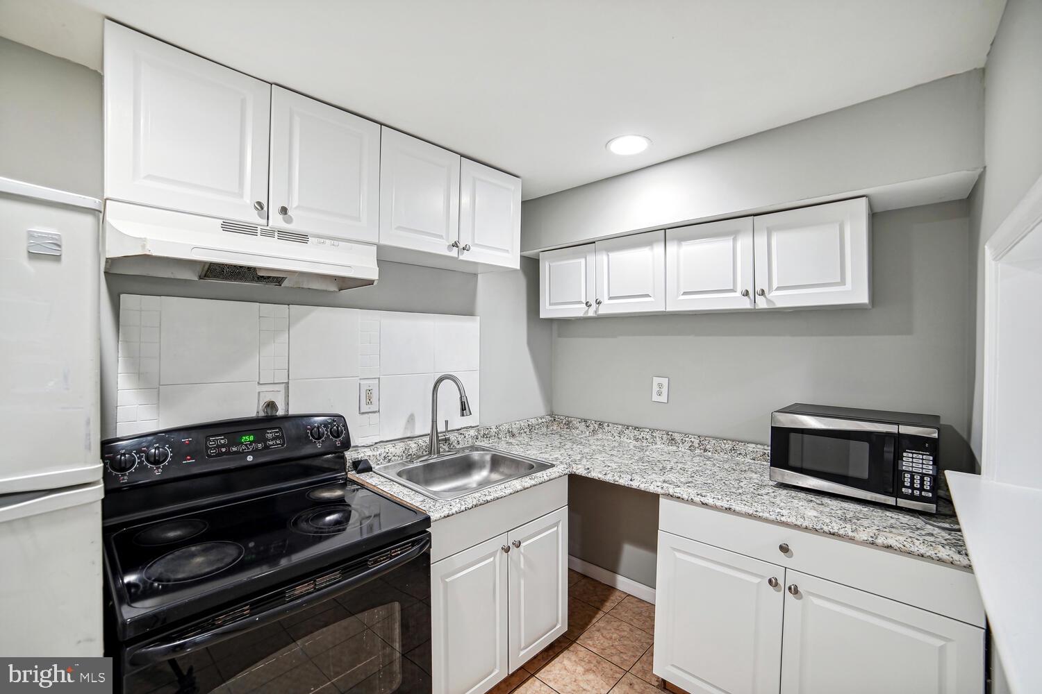 4100 Swiss Stone Dr