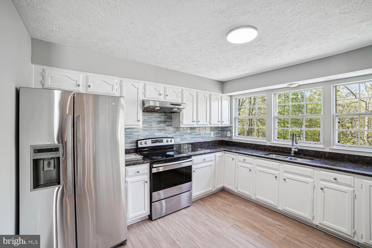 4100 Swiss Stone Dr
