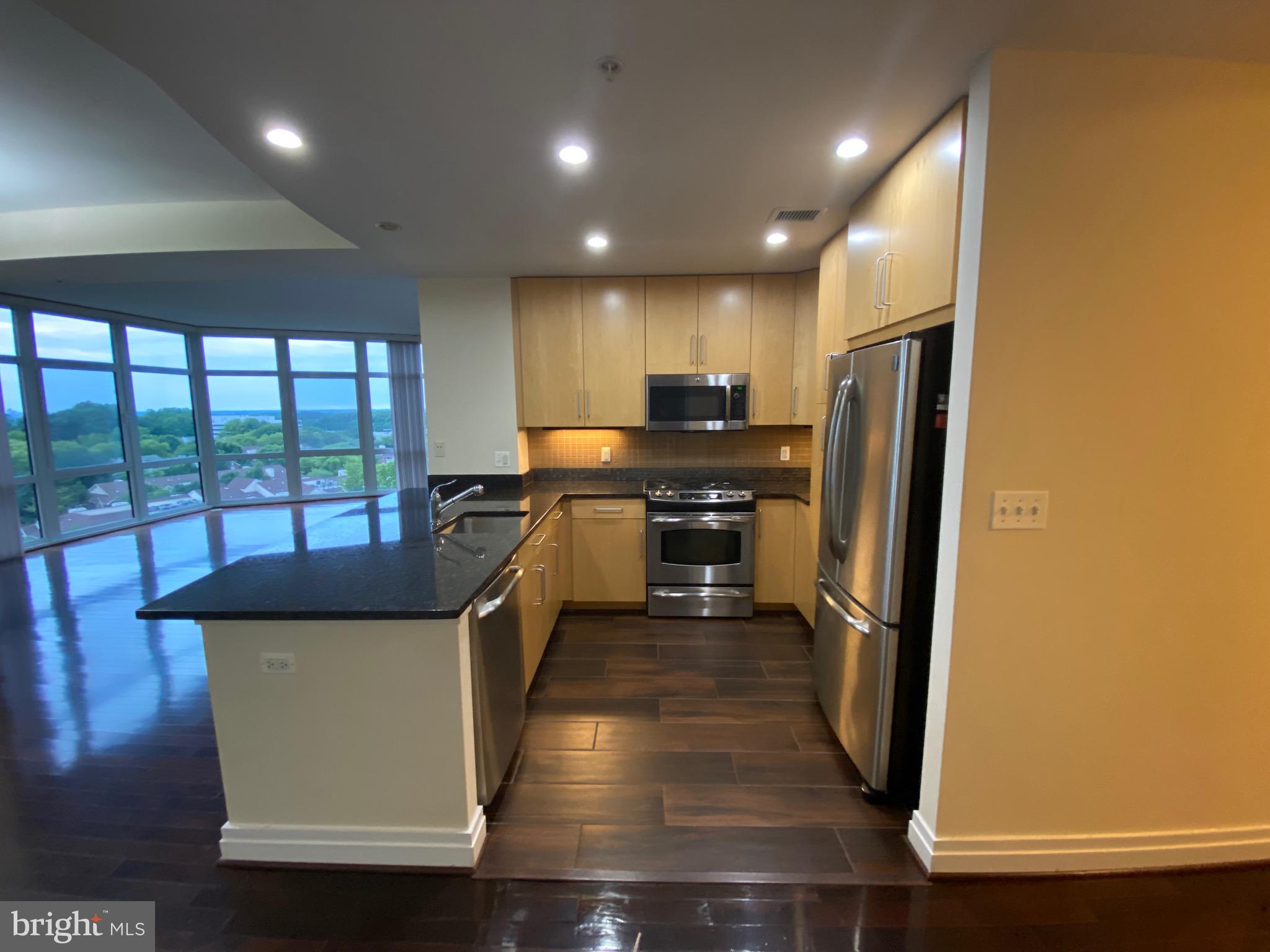 8220 CRESTWOOD HEIGHTS DR #1017