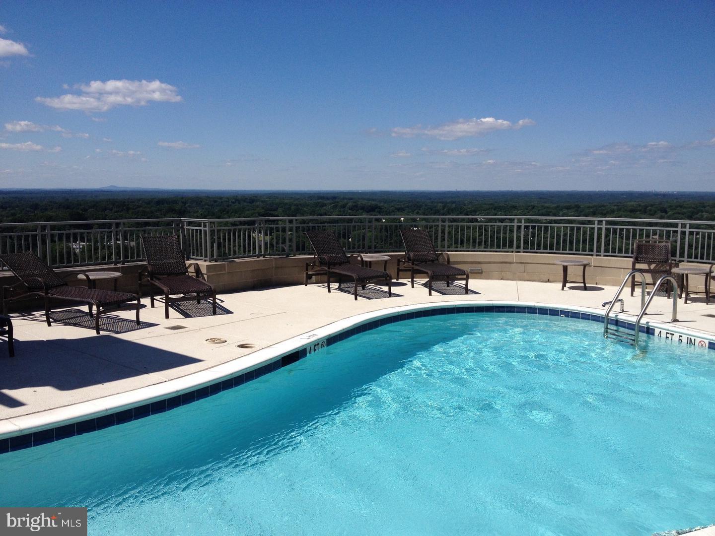 8220 CRESTWOOD HEIGHTS DR #1017