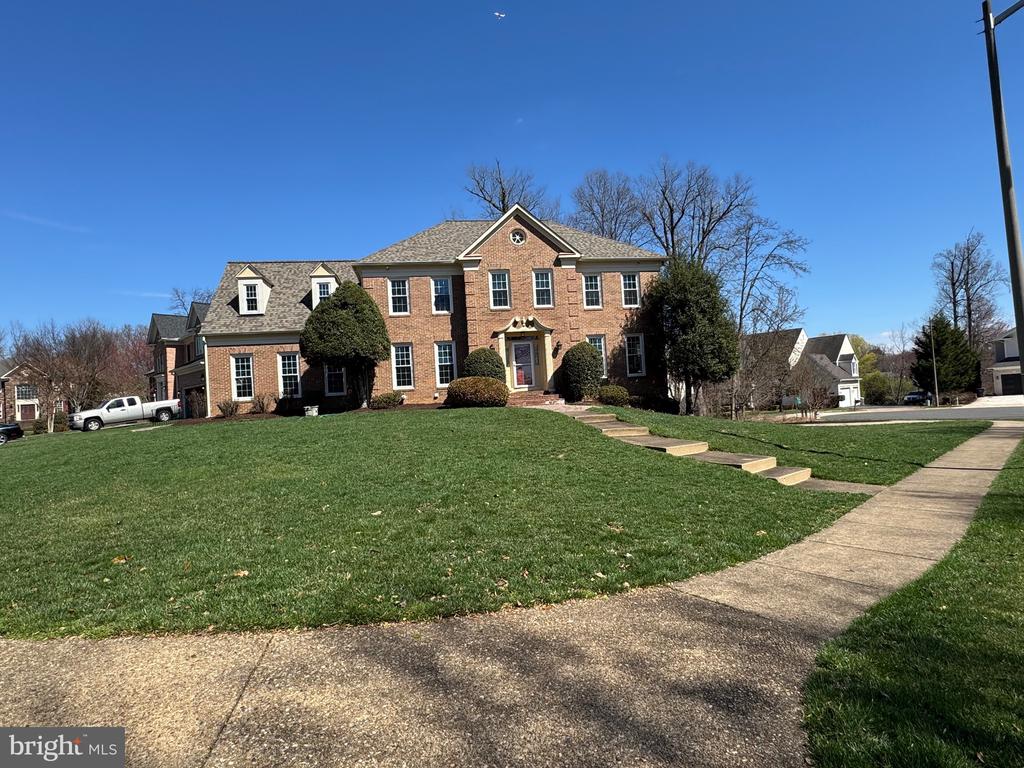 2407 LELLAH COURT