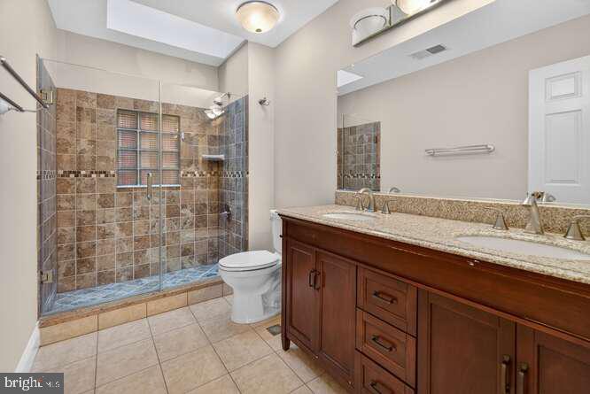 2407 LELLAH COURT