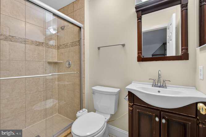 2407 LELLAH COURT