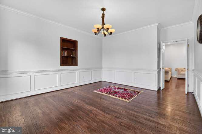 2407 LELLAH COURT