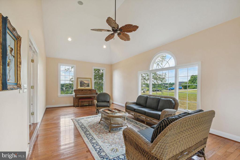 17586 Tobermory Pl