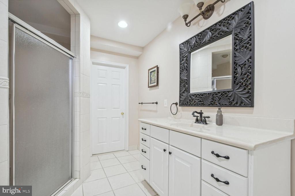 17586 Tobermory Pl