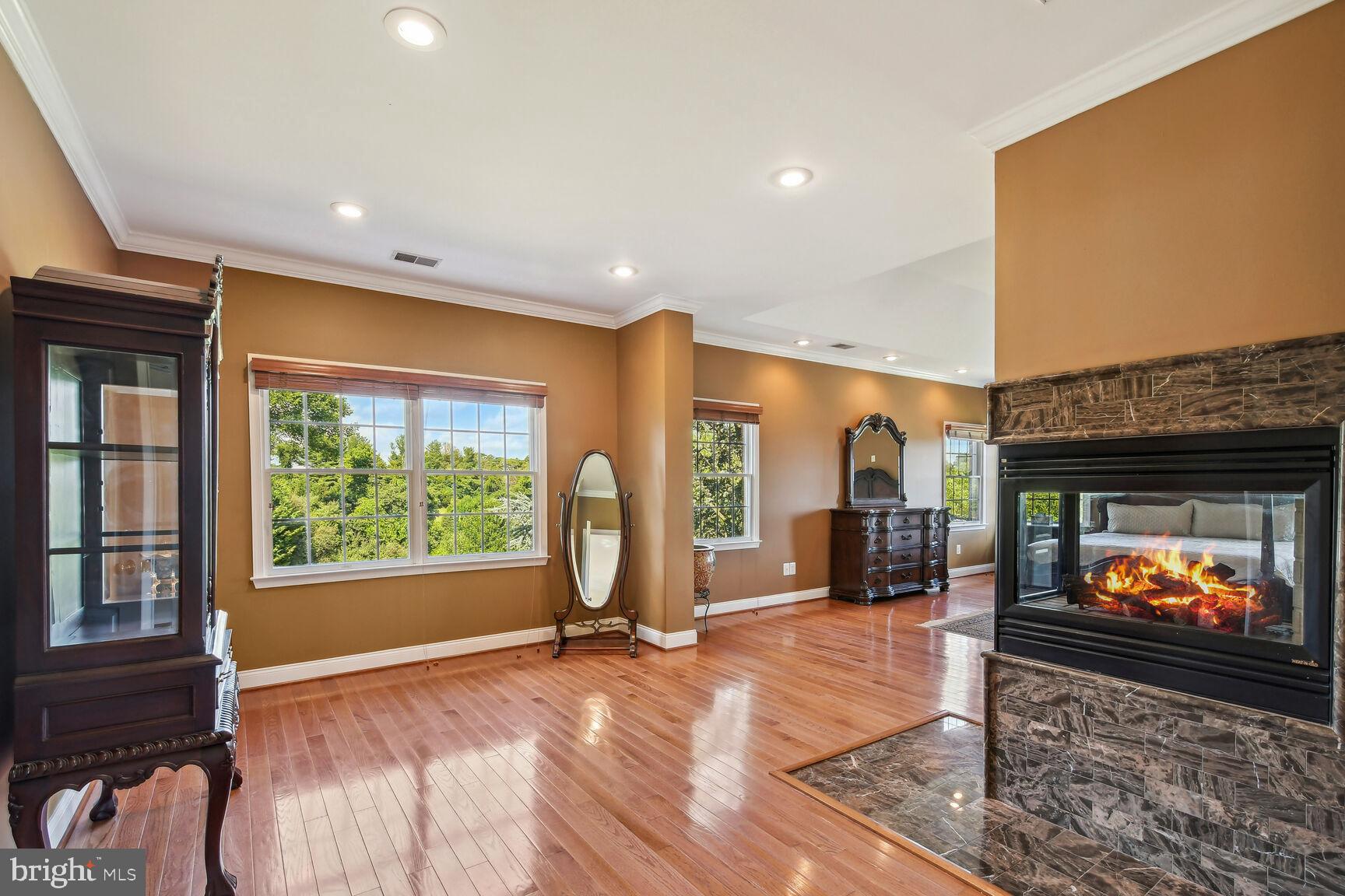 17586 Tobermory Pl