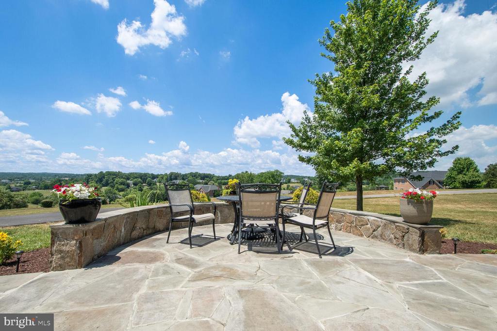 17586 Tobermory Pl