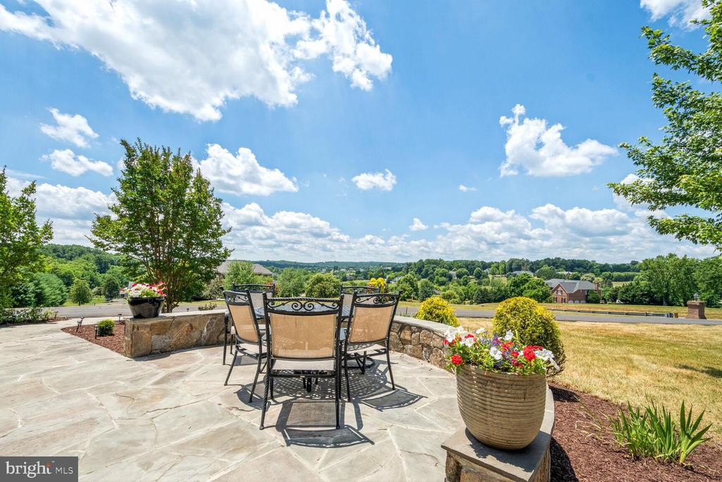 17586 Tobermory Pl