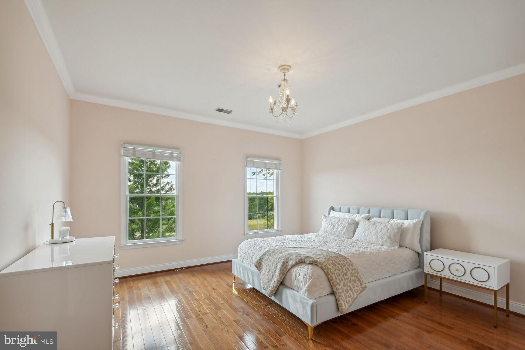 17586 Tobermory Pl