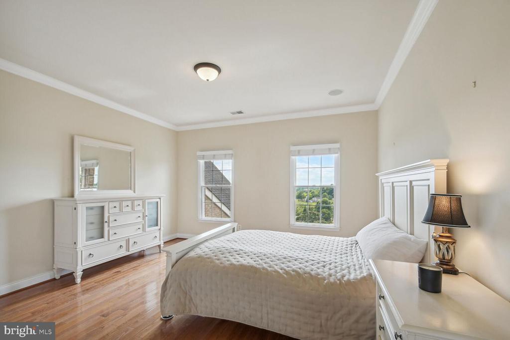17586 Tobermory Pl
