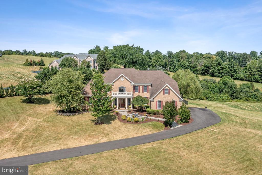 17586 Tobermory Pl