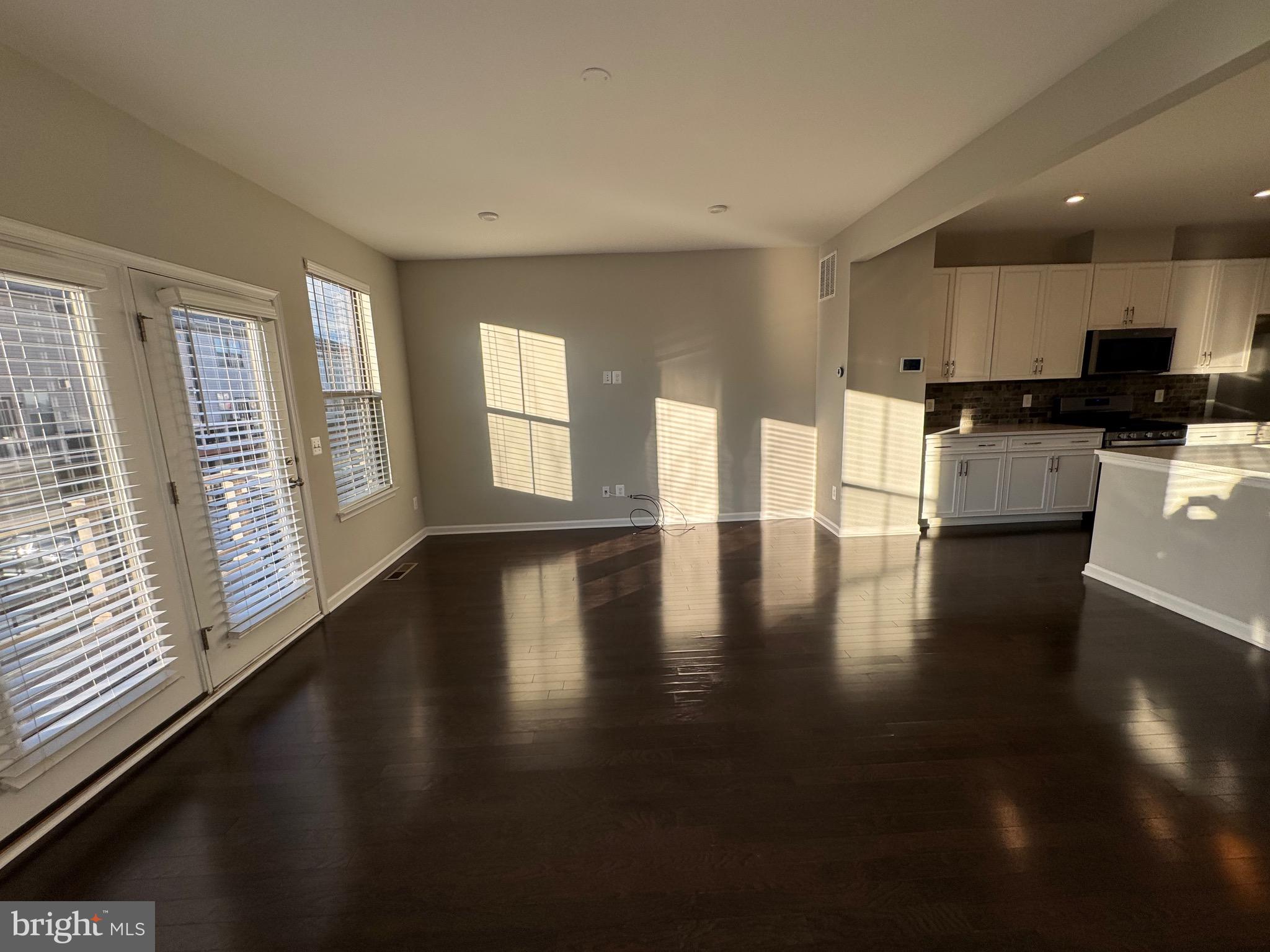 120 TOLOCKA TERRACE NE