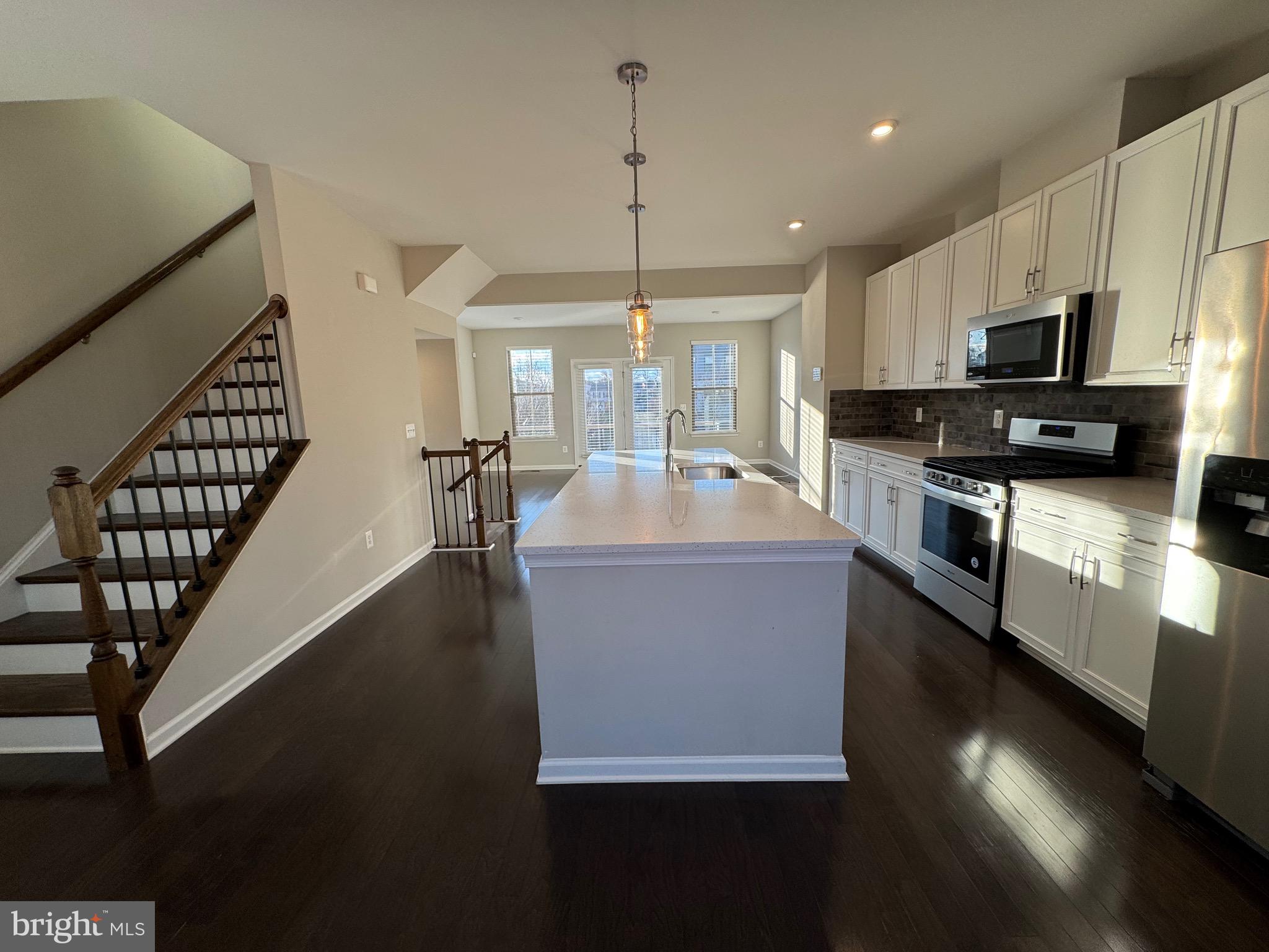 120 TOLOCKA TERRACE NE