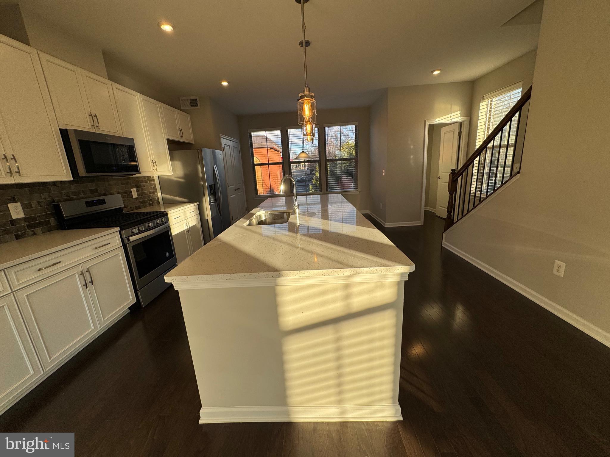 120 TOLOCKA TERRACE NE