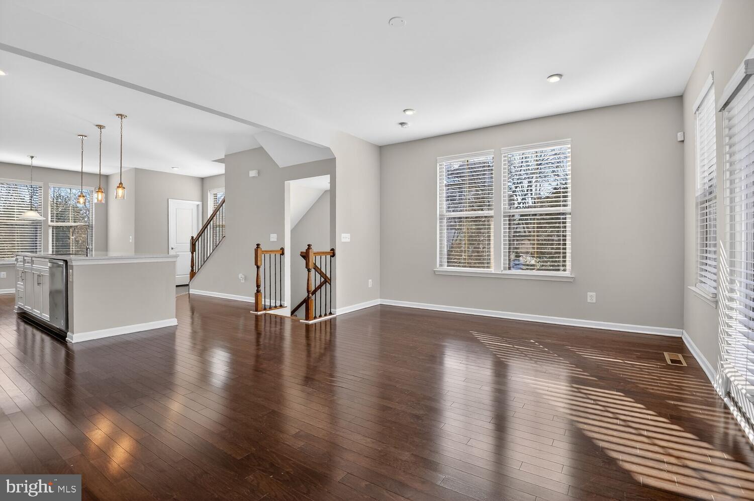 120 TOLOCKA TERRACE NE