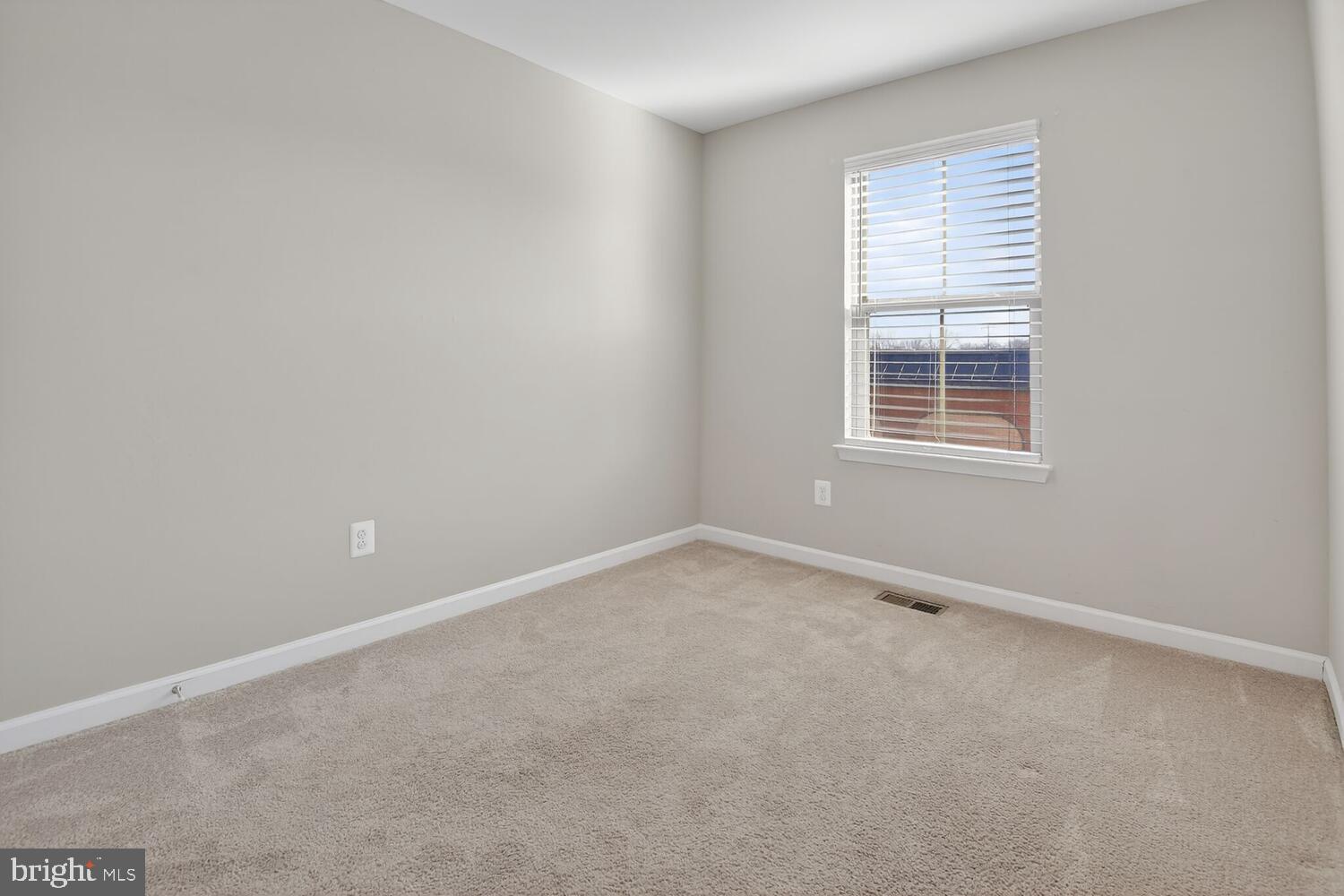 120 TOLOCKA TERRACE NE