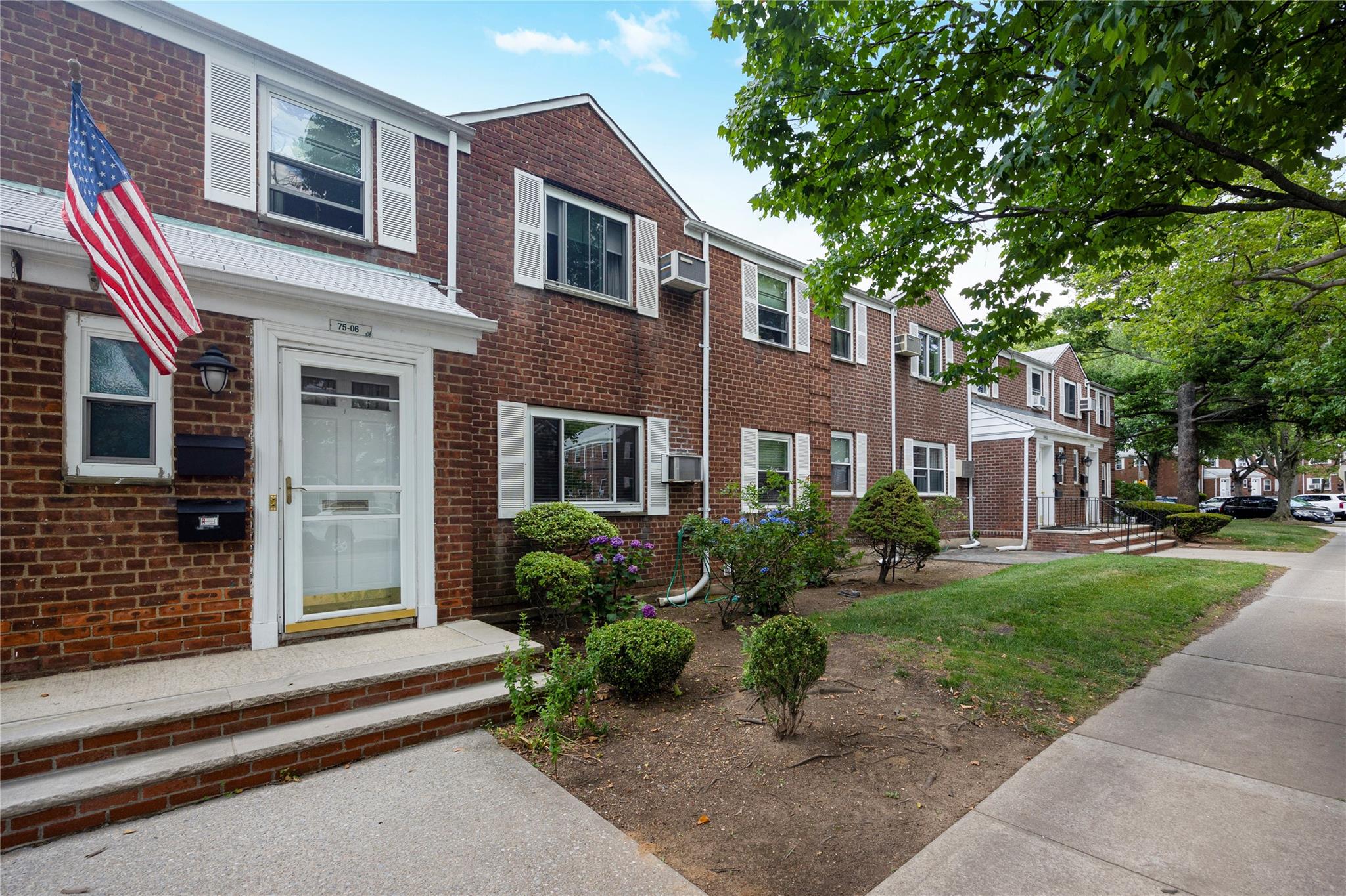 75-06A 255 Street Unit: A