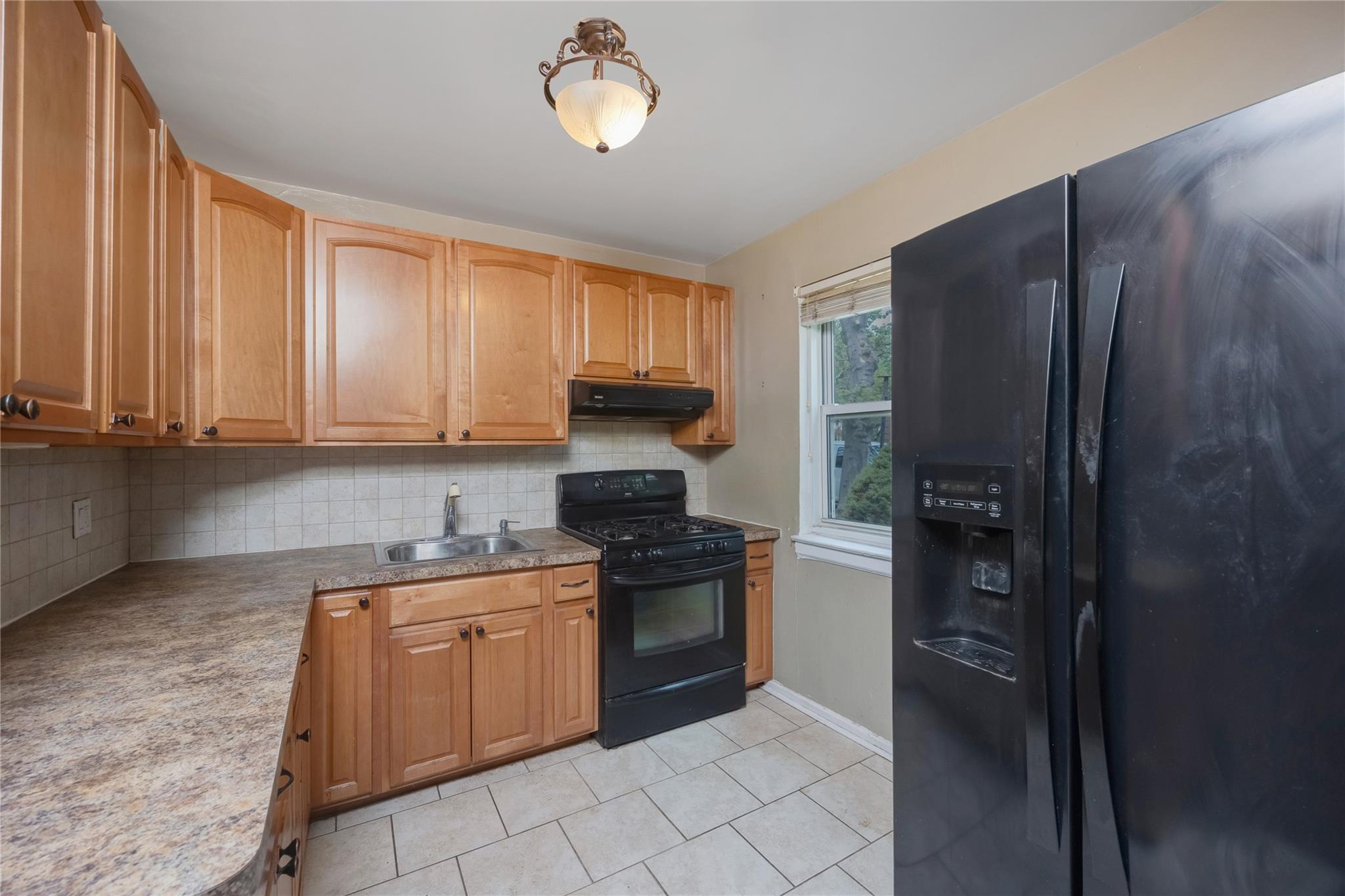 75-06A 255 Street Unit: A