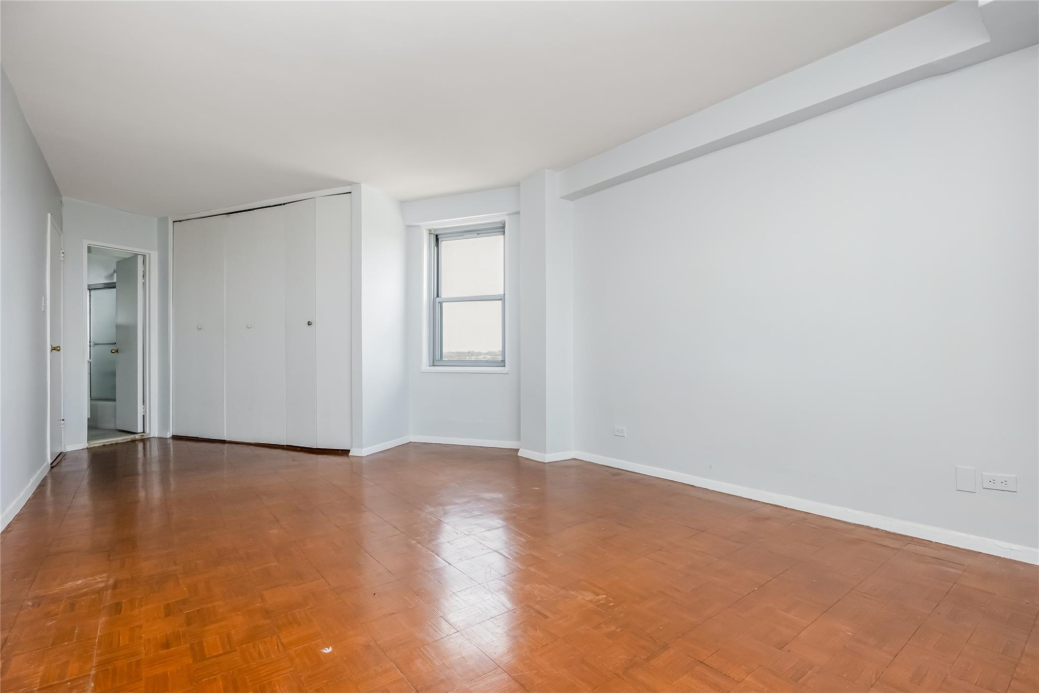 85-15 Main Street Unit: 12I