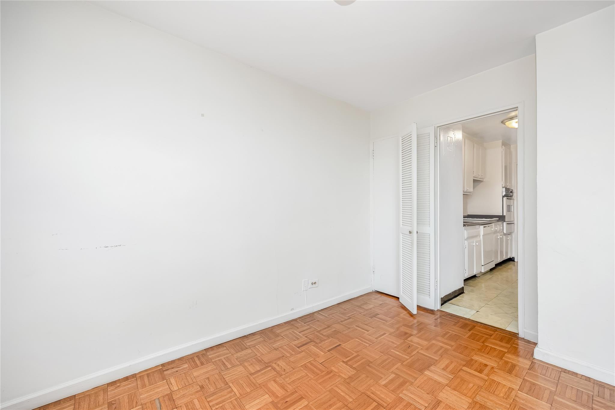 85-15 Main Street Unit: 12I