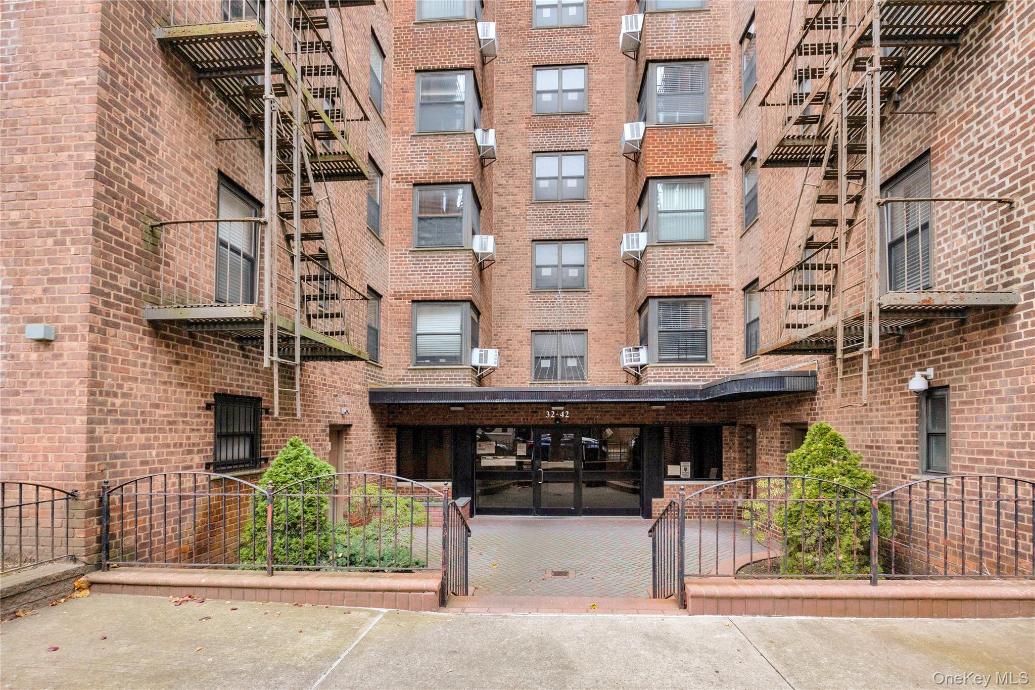 32-42 91st Street Unit: 401