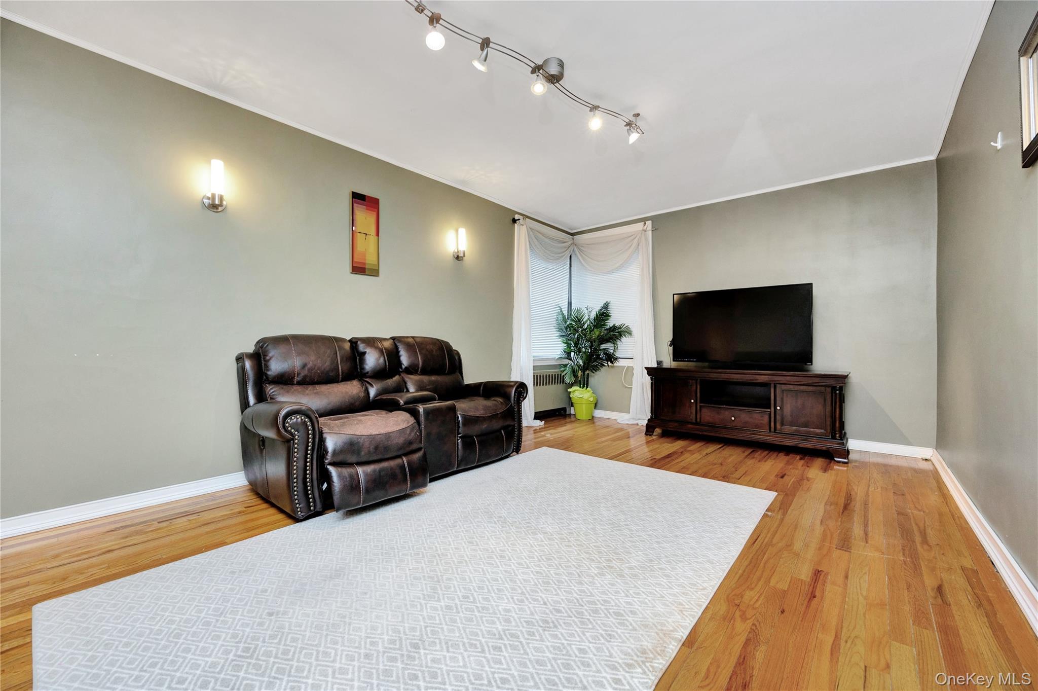 32-42 91st Street Unit: 401