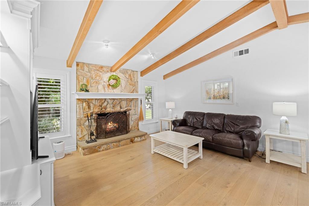 9715 Winchester Wood