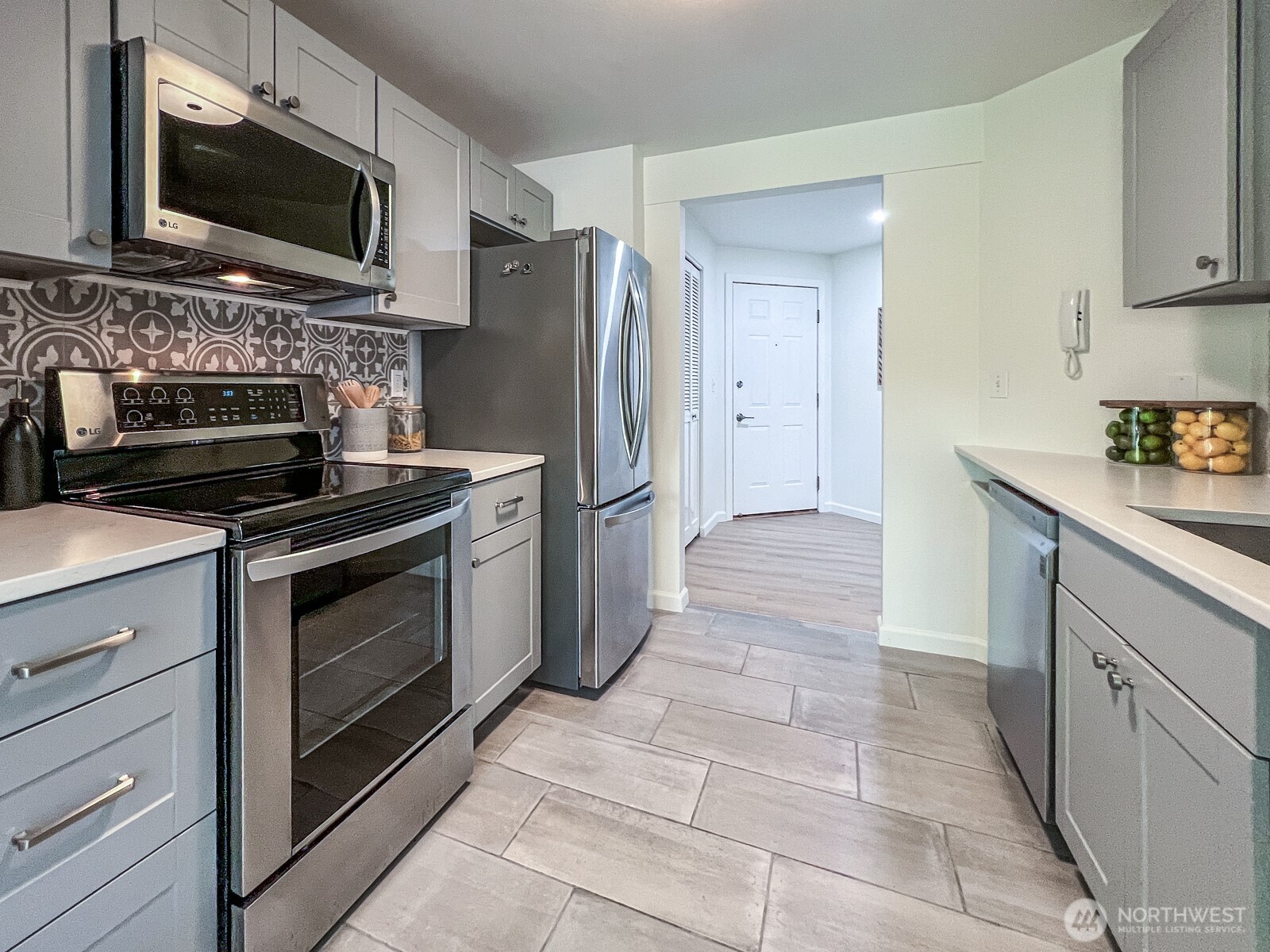 1224 6th Avenue S Unit: C305